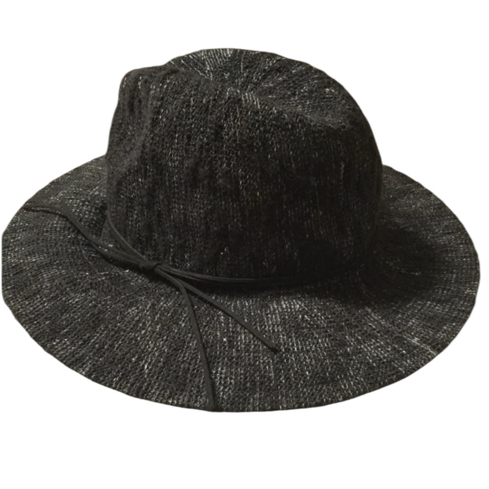 COLLECTION 18 OS Packable Hat Black White NWT